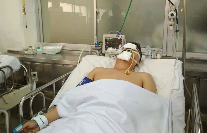 Thượng úy CSGT bị mô tô tông ở Sài Gòn đang nguy k