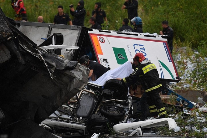 3 Sập cầu cao tốc ở Ý khiến gần 40 người thiệt mạn