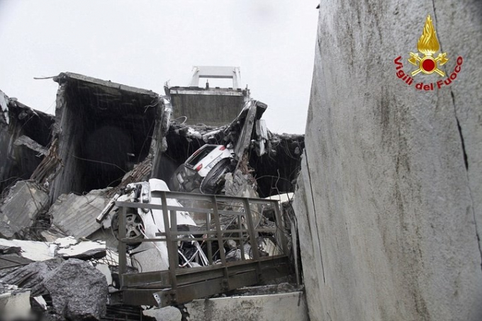 5 Sập cầu cao tốc ở Ý khiến gần 40 người thiệt mạn