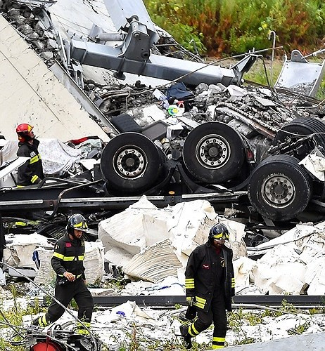9 Sập cầu cao tốc ở Ý khiến gần 40 người thiệt mạn
