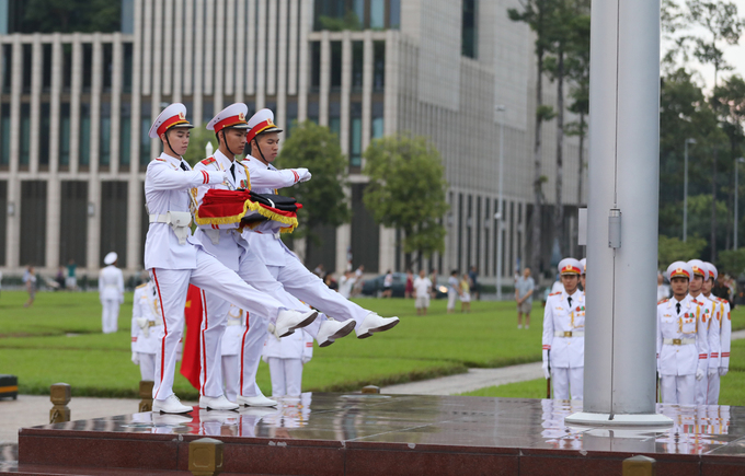 2 Hà Nội treo cờ rủ Quốc tang Chủ tịch nước Trần Đ