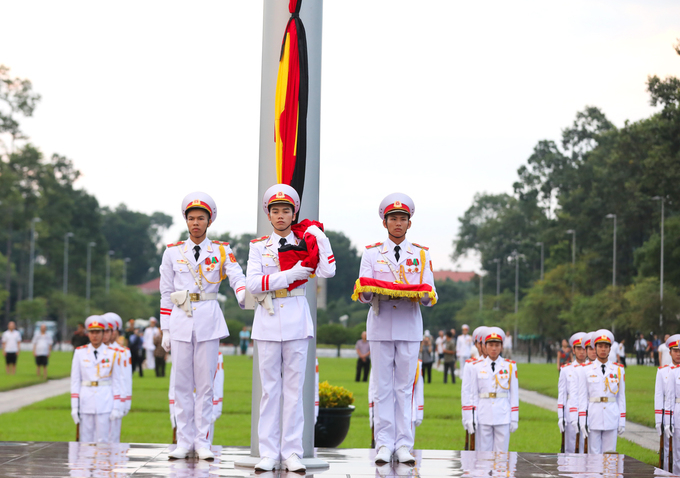 4 Hà Nội treo cờ rủ Quốc tang Chủ tịch nước Trần Đ