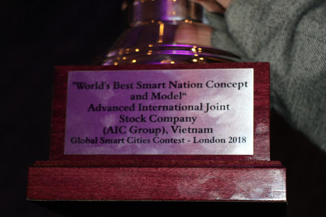 2 Người Việt đầu tiên nhận giải thưởng quốc tế về 