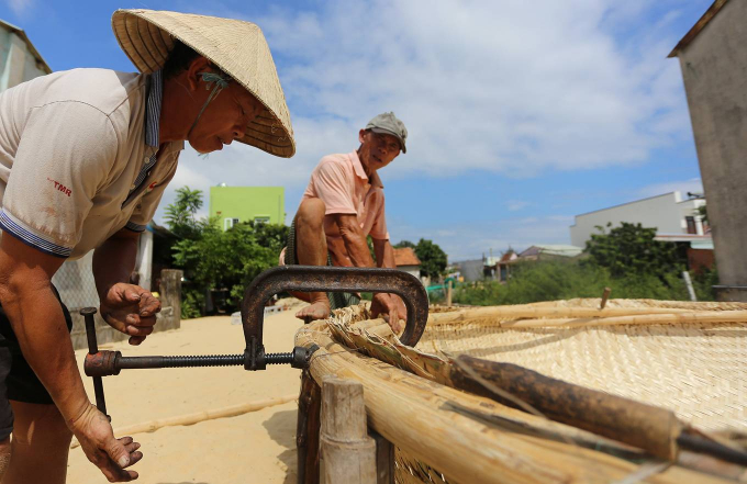 9 Bí quyết nghề đan thuyền thúng câu mực ở Quảng N