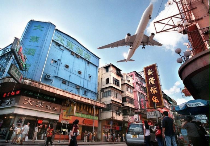 5 Kai Tak - Sân bay khó hạ cánh nhất thế giới