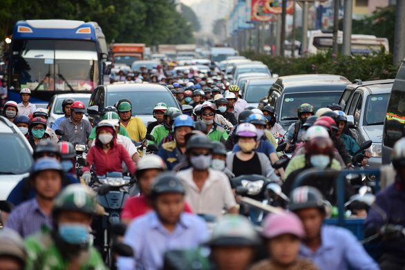 Tăng thời gian xe máy đi làn ôtô đường Phạm Văn Đồ
