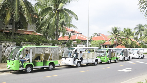 Xe buýt điện VinBus chạy thử nghiệm trên phố Hà Nội bắt đầu với 3 tuyến