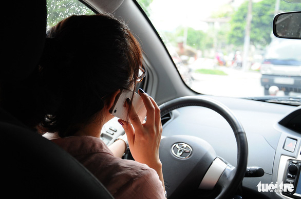 Hãy ghi hình tố giác tài xế dùng điện thoại khi lái xe | Tạp chí ...
