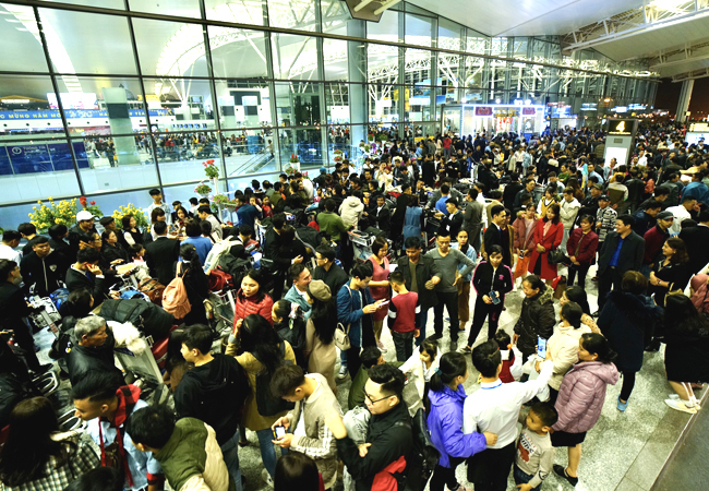 Hạn chế người đưa tiễn tại sân bay Nội Bài