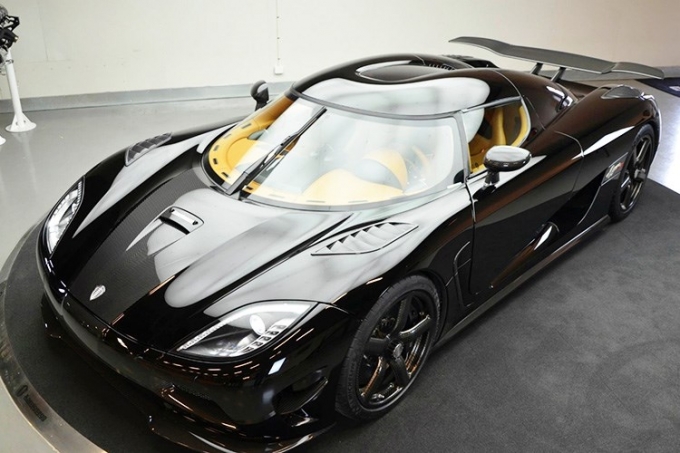 can-canh-koenigsegg-agera-r-cuoi-cung-tri-gia-hon-