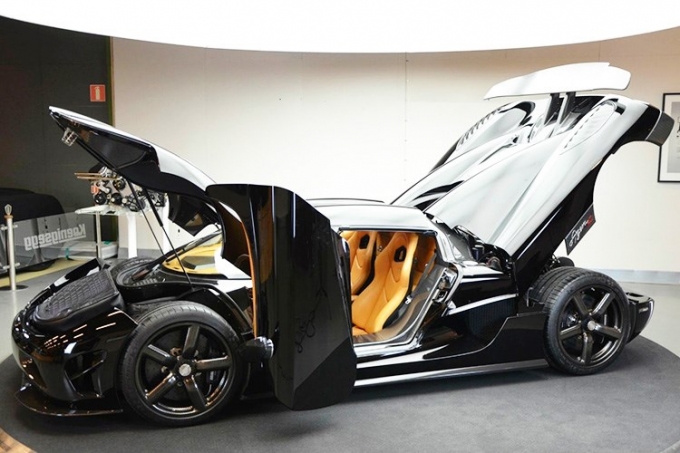 can-canh-koenigsegg-agera-r-cuoi-cung-tri-gia-hon-