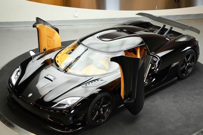 can-canh-koenigsegg-agera-r-cuoi-cung-tri-gia-hon-