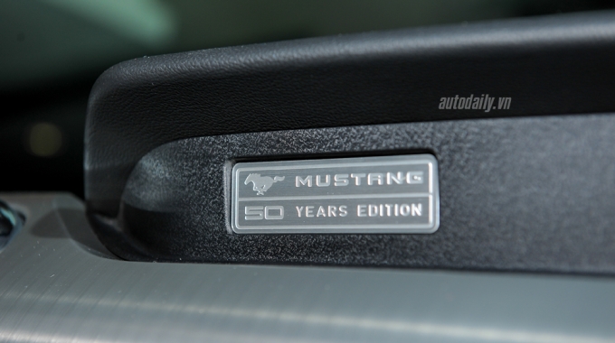 Ford Mustang bản 50 năm (21)