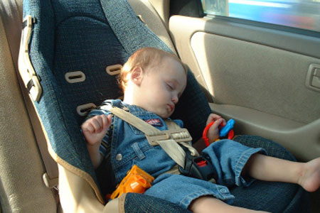 Trẻ tử vong vì ngủ một mình trên xe ô tô