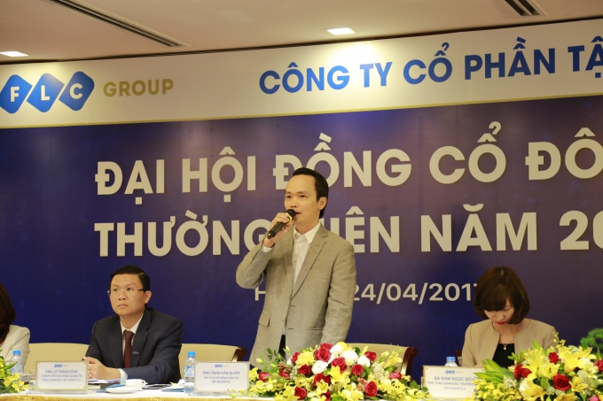 anh 7-Ông Trịnh Văn Quyết, Chủ tịch HĐQT giải đáp 