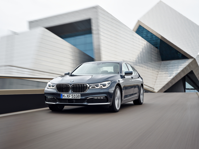 P90178427_highRes_the-new-bmw-7-series
