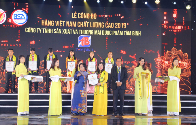 Dược phẩm Tâm Bình nhận danh hiệu Hàng Việt Nam ch