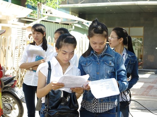 TS tham gia kì thi tuyển sinh ĐH tại ĐH Đà Nẵng nă