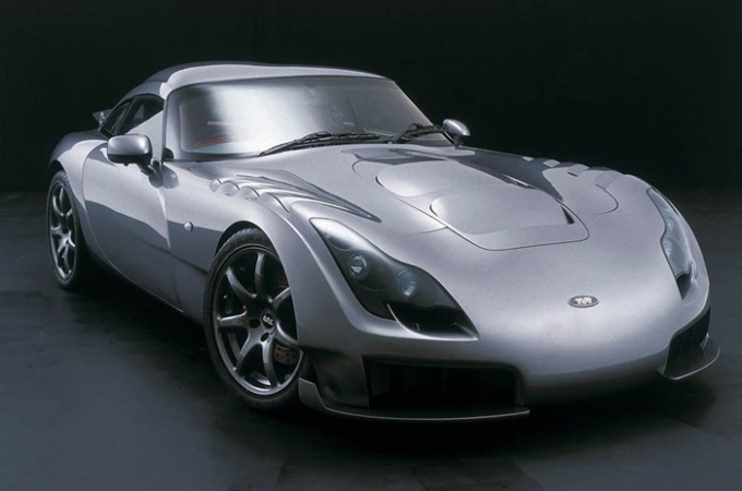 xedoisong_tvr_2015_v8_sportcar_design_h4_bqtm