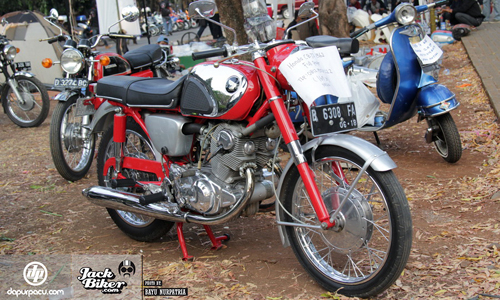 Honda-CB72-19621-6470-1444104690.jpg