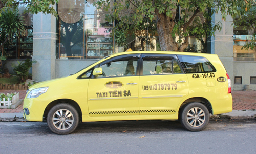vovgiaothong_Taxi đưa người say về nhà miễn phí: Taxi Tiên Sa bỏ cuộc giữa chừng?