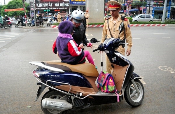 20160302084010-loi-giao-thong