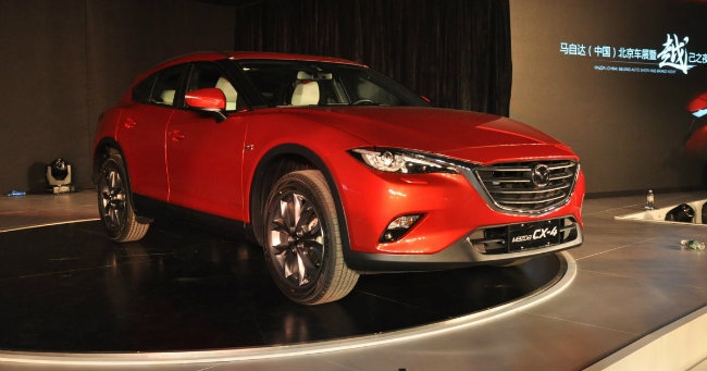  Primer plano del nuevo Mazda CX-4 |  Revista Transporte