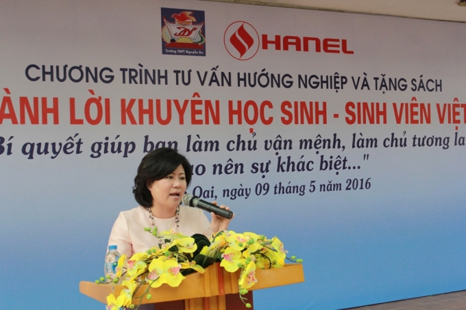 Bà Bùi Thị Hải Yến - Phó Tổng giám đốc Hanel phát 