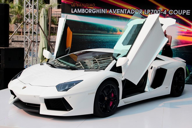 Lamborghini_Aventador__Vietnam_zing_1