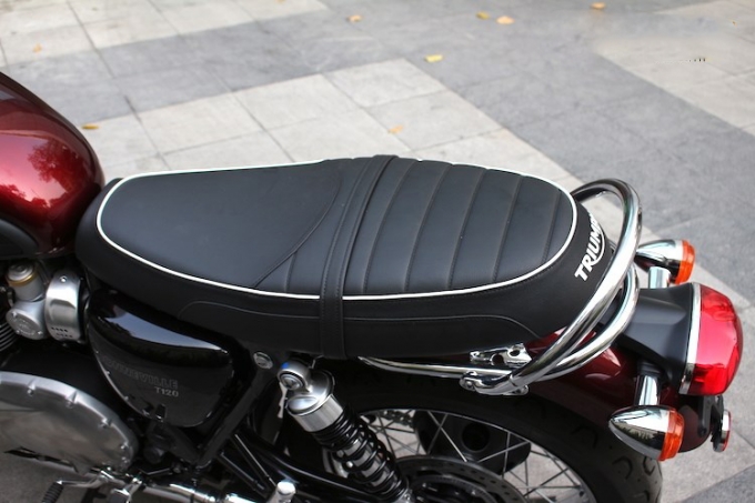 16triumph-bonneville-t120-gia-550-trieu-dau-tien-t