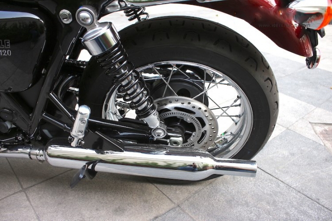 17triumph-bonneville-t120-gia-550-trieu-dau-tien-t