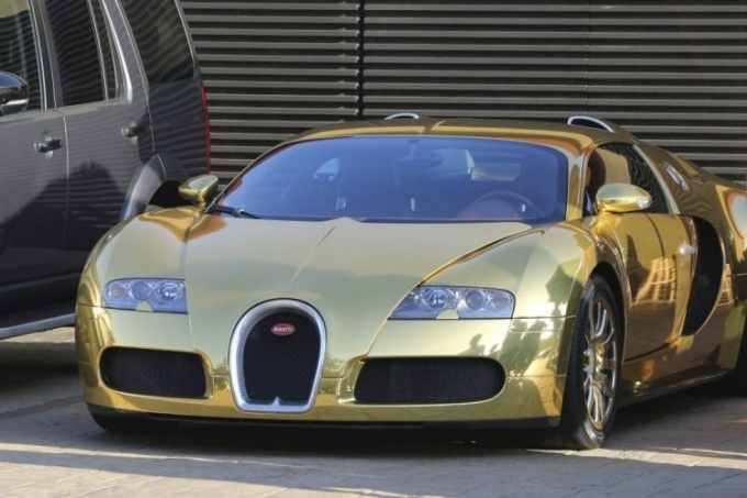 jamie-foxx-khoe-bugatti-ma-vang-gia-hon-40-ty-hinh