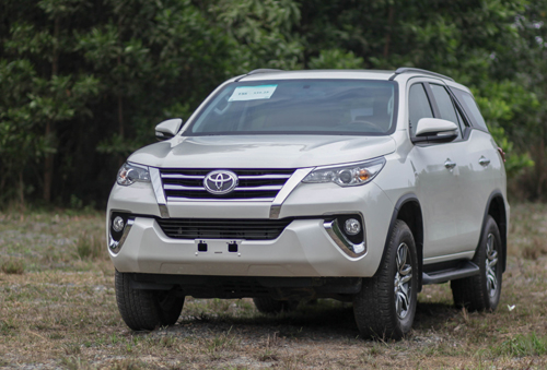 Toyota-Fortuner-9-3912-1489396-9485-1671-151520657