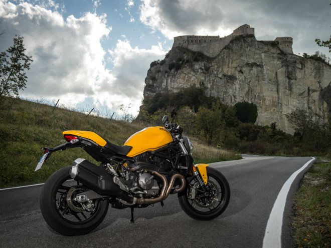 ducatitolaunch2018monster821soon2_720x540_1