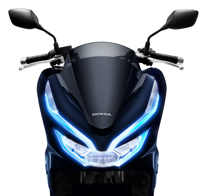 6_Honda_PCX_HYBRID__Den_dinh_vi_tren_cum_den_truoc