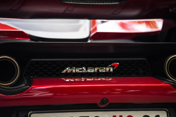 McLaren-720S-11