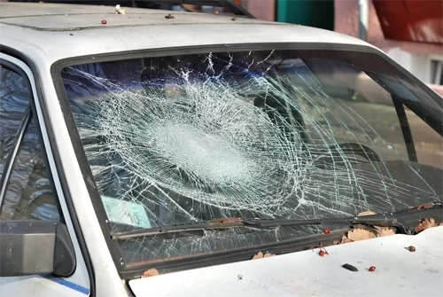 Sự an toàn và nguy hiểm của hai loại kính trên ôtô | Tạp chí Giao ...