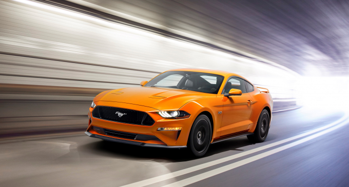 New Ford Mustang V8 GT with Performance Package_01