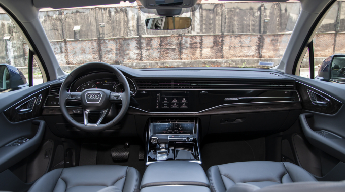 Audi Q7-13