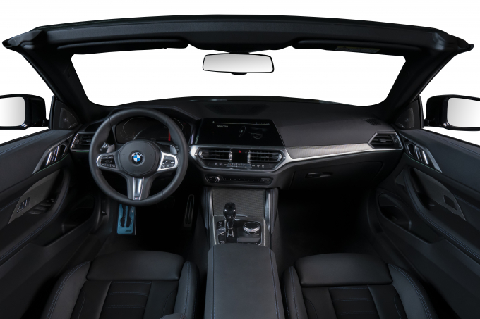 Khoang lái của BMW 4 Series Convertible mới