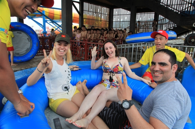 anh 4- Typhoon Water Park- Sun World Halong Comple