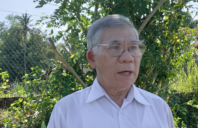 Năm nay đã bước qua tuổi 75, nhưng cựu chiến binh Nguyễn Đình Phùng vẫn miệt mài, lặng thầm tìm đến những vùng quê nghèo khó khảo sát những địa điểm xây cầu giúp dân

