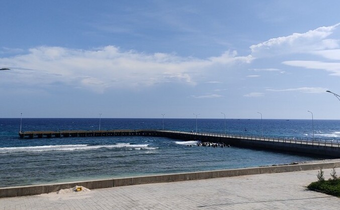 Bến cảng Bến Đình có hình chữ L, dài 240m. 
