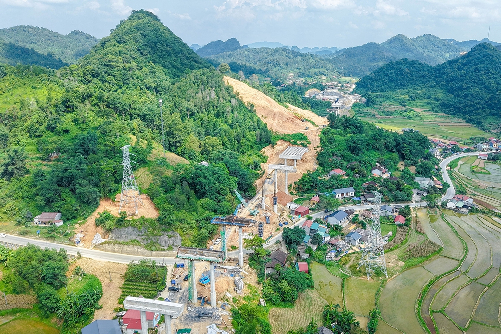 Dấu ấn "người mở đường": Con đường vàng tạo ra giá trị vàng- Ảnh 9.