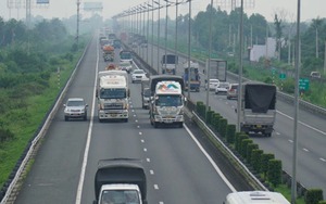 Pin tháo rời đang là xu hướng mới của xe máy điện - Ảnh 2.
