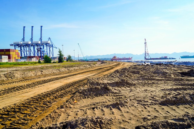 Dự án xây dựng 4 bến tại Cảng Quốc tế Hải Phòng đang triển khai thế nào?

 - Ảnh 2.