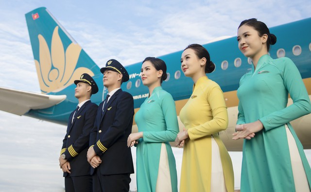 Câu chuyện 20 năm phía sau biểu tượng Bông Sen Vàng của Vietnam Airlines

 - Ảnh 2.