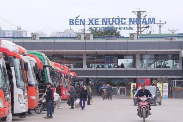 Hà Nội: Nhiều đơn vị kinh doanh vận tải không đón, trả khách tại bến xe Nước Ngầm - Ảnh 1.