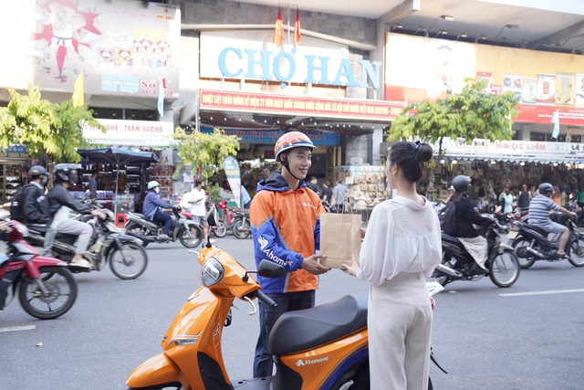 Dịch vụ giao hàng “xanh” AhaFast nổi bật trên đường phố Đà Nẵng - Ảnh 3.