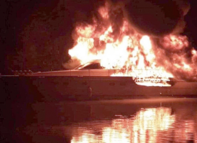 Điều tra nguyên nhân vụ cháy du thuyền trên sông Sài Gòn - Ảnh 1.